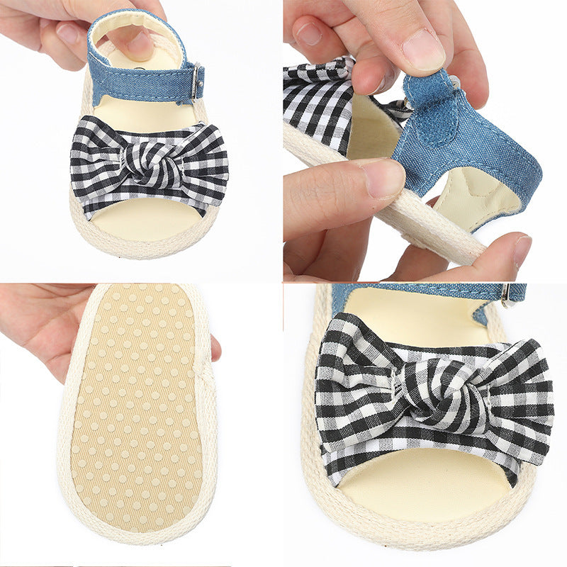 Småbarn sandaler for gutter og jenter.